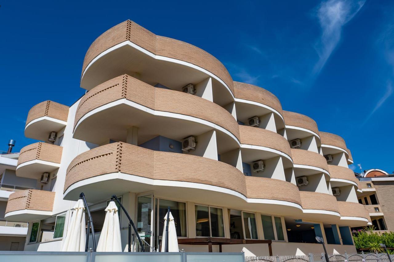 Di Matteo Hotel Roseto Degli Abruzzi Εξωτερικό φωτογραφία