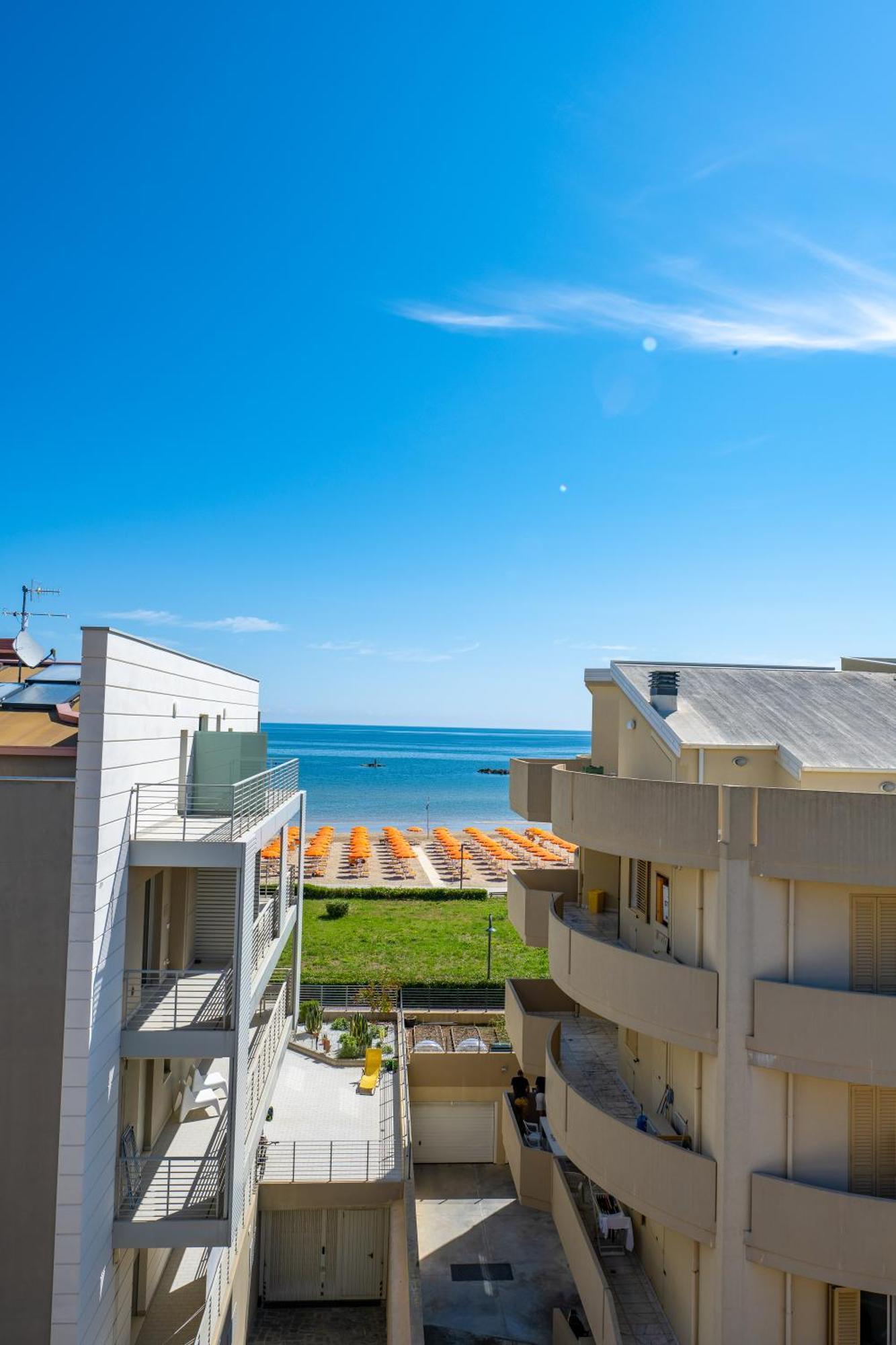 Di Matteo Hotel Roseto Degli Abruzzi Εξωτερικό φωτογραφία