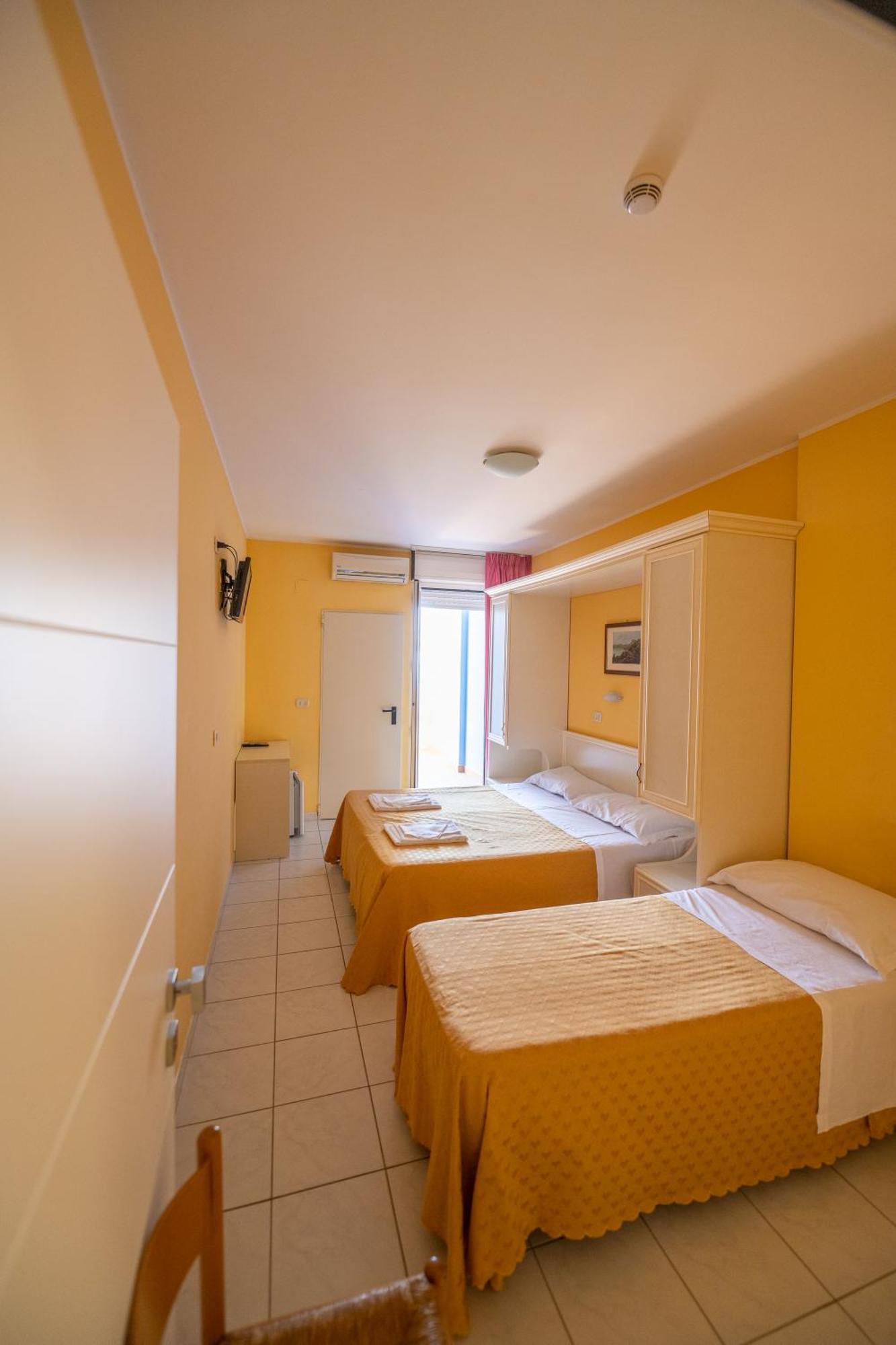 Di Matteo Hotel Roseto Degli Abruzzi Εξωτερικό φωτογραφία